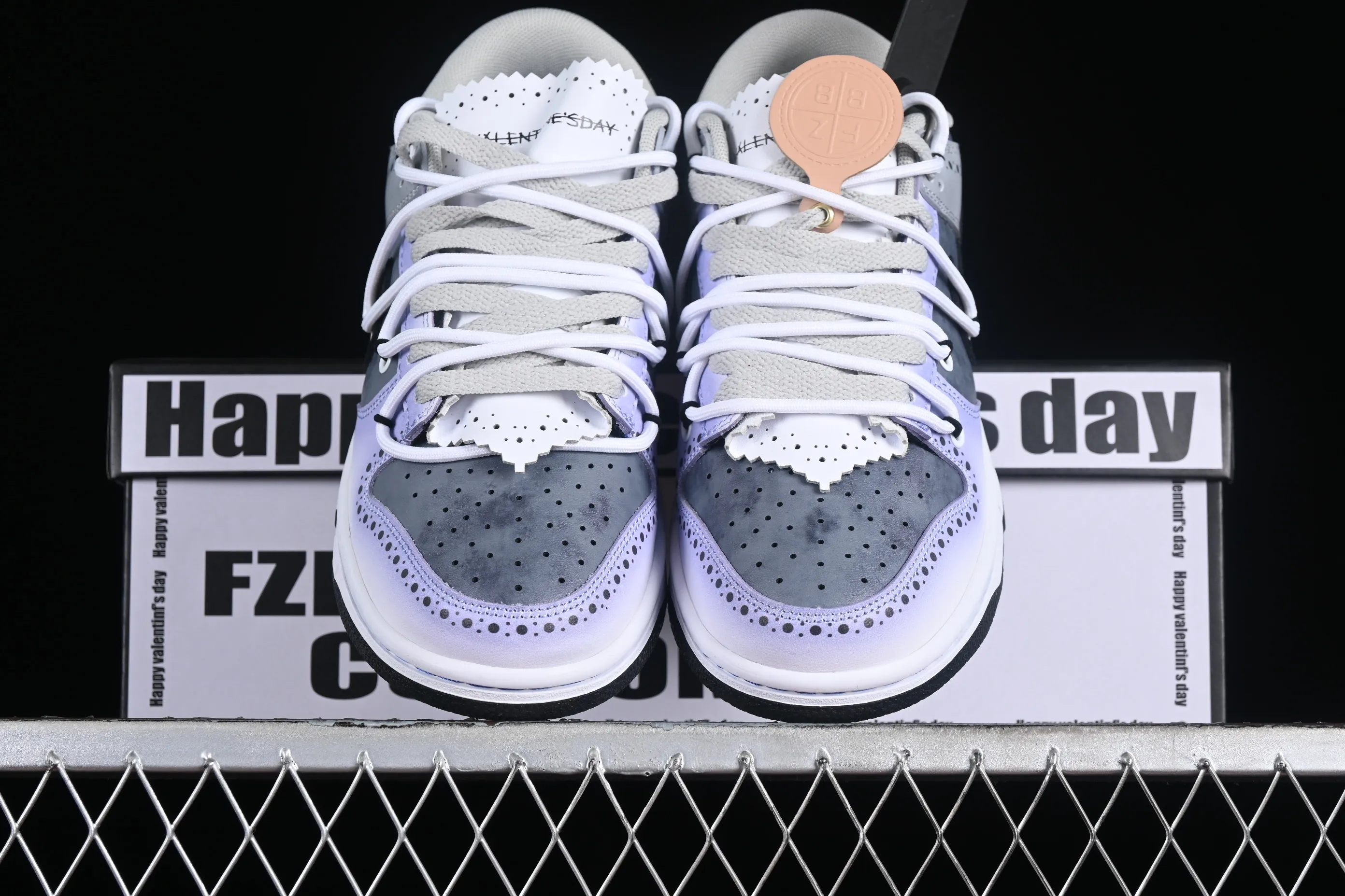 All categories Nk SB Dunk series Nk SB Dunk Low low-top sneakers Special offer Nk Dunk Low Fzbb Little Daisy Valentine's Day gift box Y2K splash ink tie-dye Single noble SB strap low-top casual sneakers DD3363-002